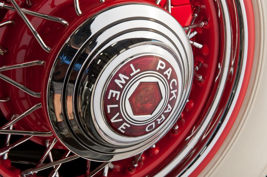 Packard Twelve 5-Passenger Sport Phaeton 1934 года  (фото 23 из 28)